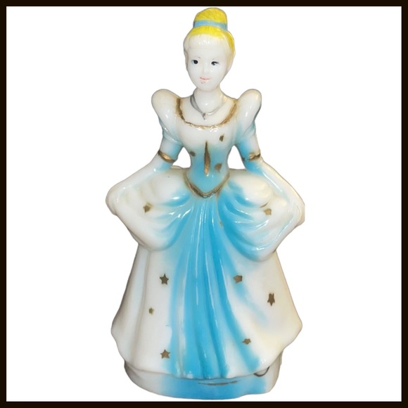 Vintage Plastic Disney Cinderella Figurine - Picture 1 of 5